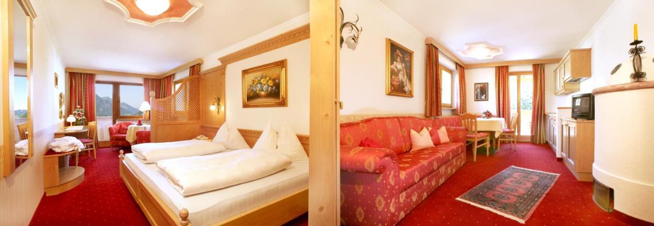 Hotel Garni Concordia - Dolomites Home Selva di Val Gardena Exterior photo